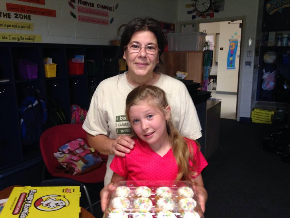 Young Madalynn cupcakes